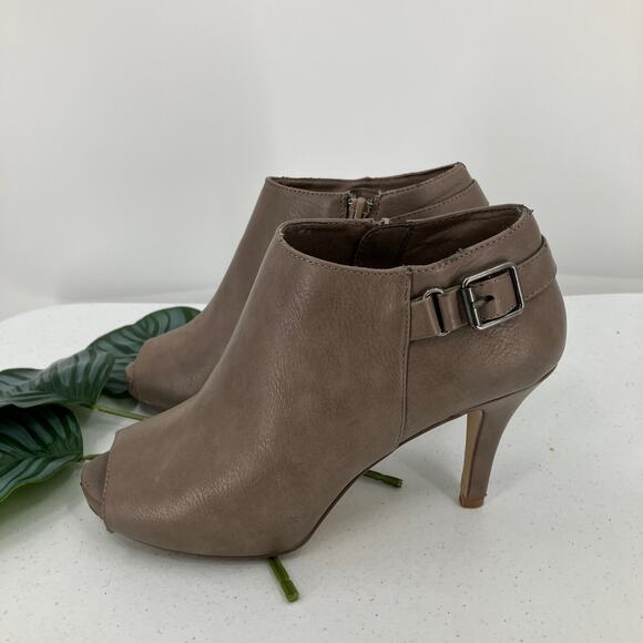 Madden Girl Gray Side Zip Buckle Peep Toe Stiletto Heel Ginny Ankle Bootie Shoes - Picture 3 of 12